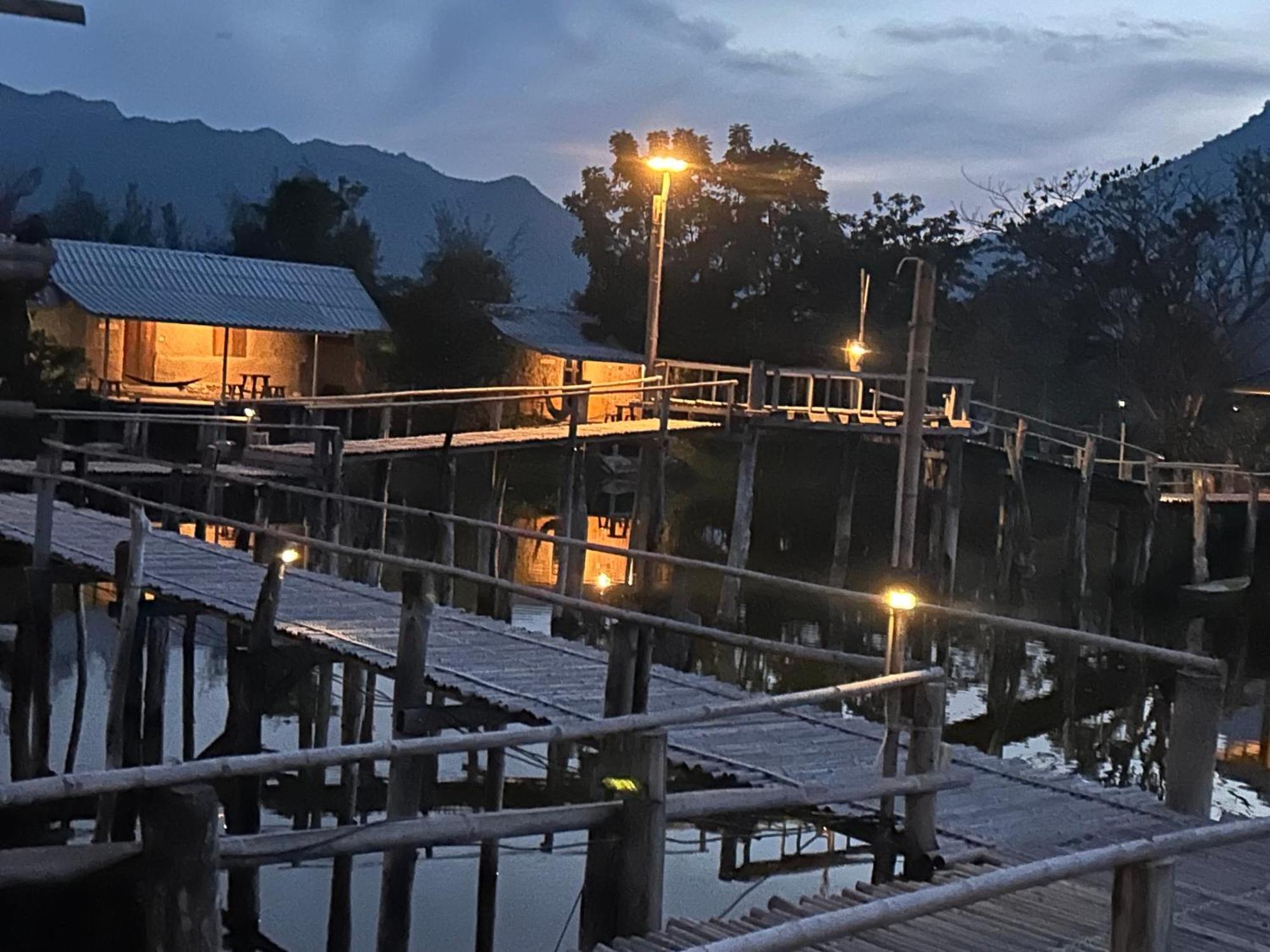 Numpu Baandin Hotel Sam Roi Yot Buitenkant foto